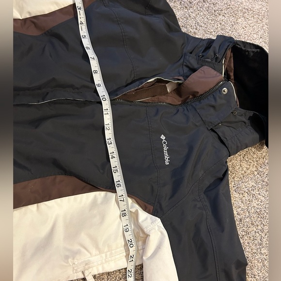 Columbia outer shell black ,white, and brown jacket - Picture 6 of 6